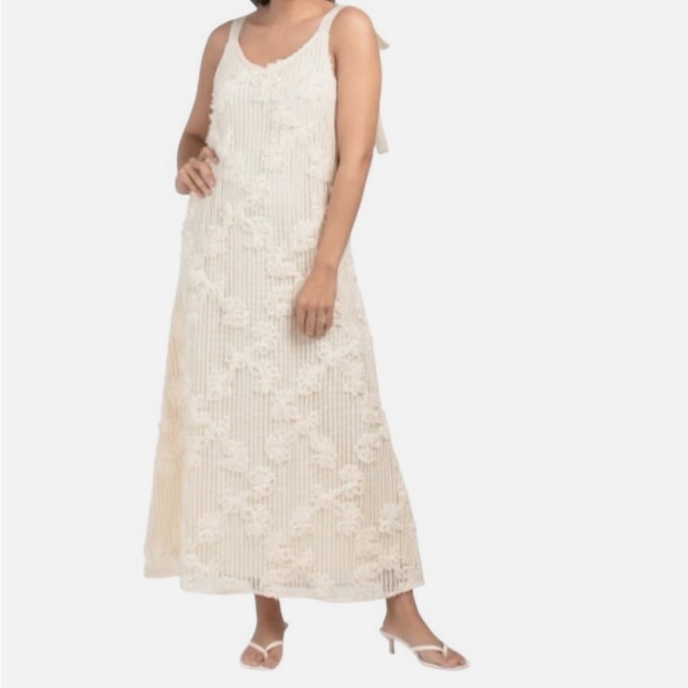 En Saison Cream Textured Floral Maxi Dress
